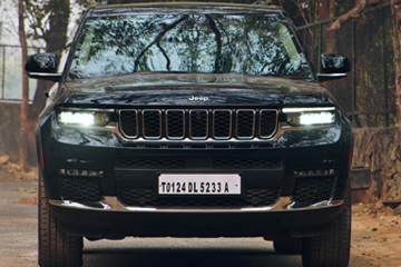 Jeep Grand Cherokee Limted O 4x4 AT Ptl Chandigarh Rent a Car