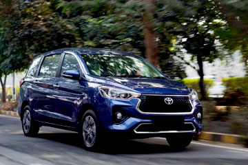 Toyota Rumion V MT 7 STR Ptl Toyota