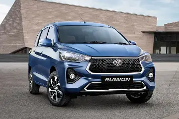 Toyota Rumion V MT 7 STR Ptl Mohali Rent a Car