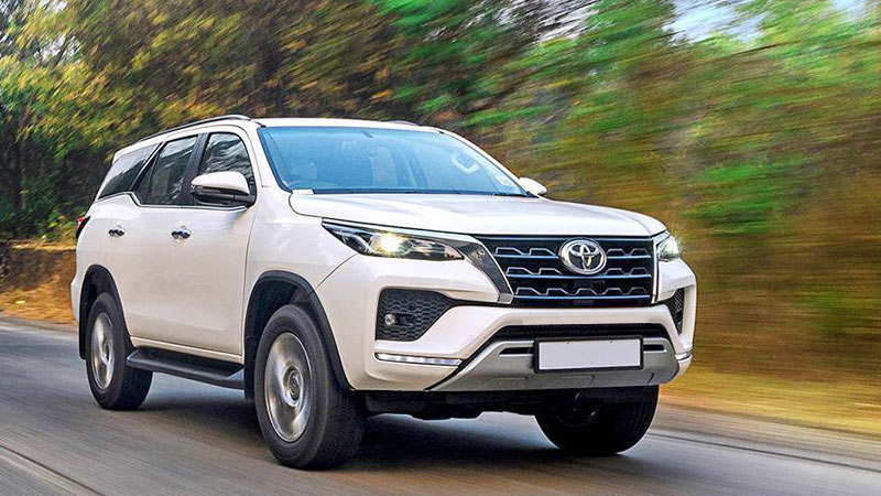 Toyota Fortuner 4×4 Automatic hire for Self Drive